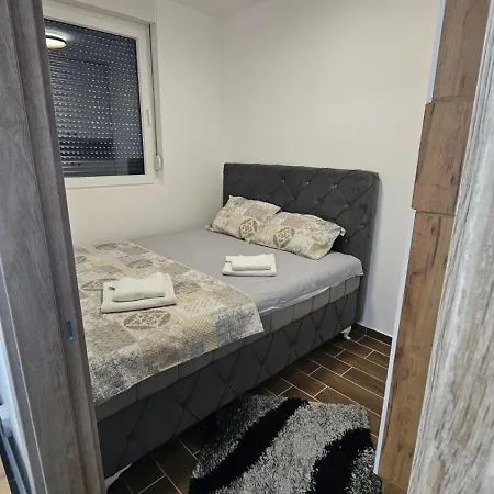 Apartament Mima *